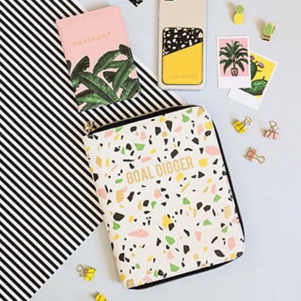 Alice Scott Goal Digger Folio
